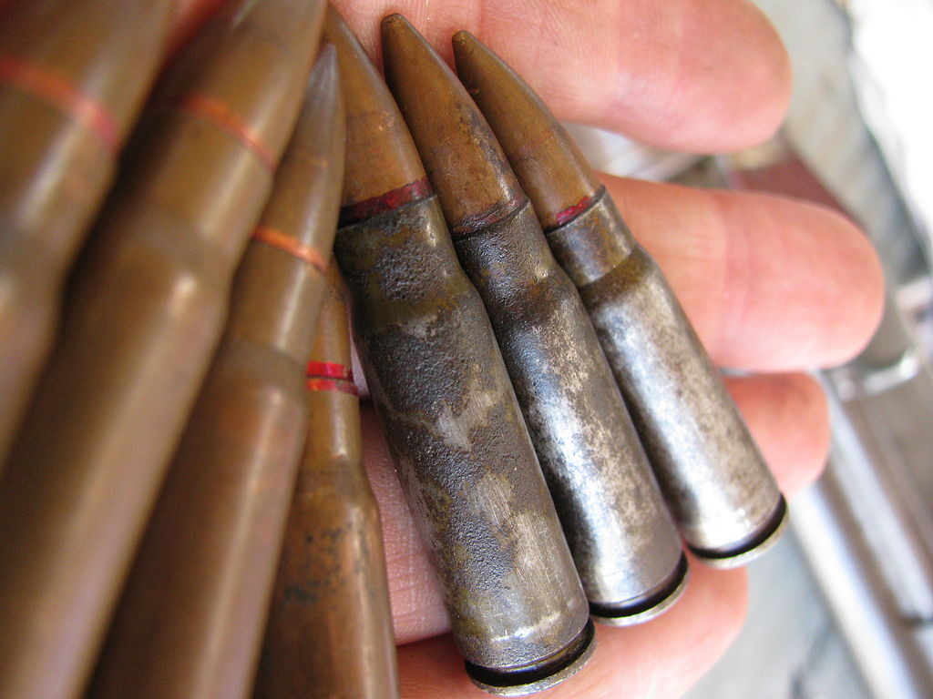 1024px-AK-47_bullets_from_China,_Pakistan_and_Russia